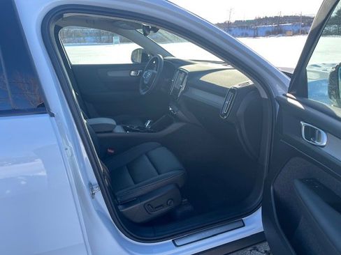 New 2026 Volvo XC40 B5 Plus w/ Protection Package Premier AWD/4WD image 10