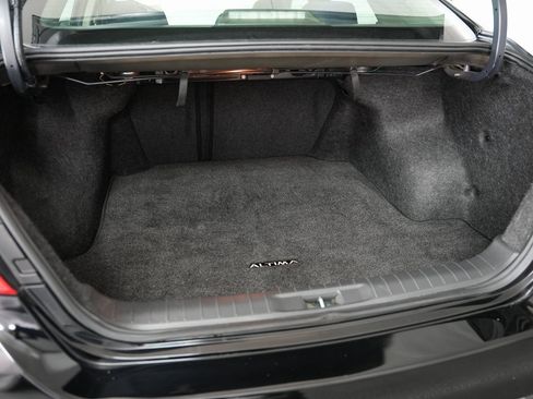 Used 2017 Nissan Altima 2.5 SV image 31