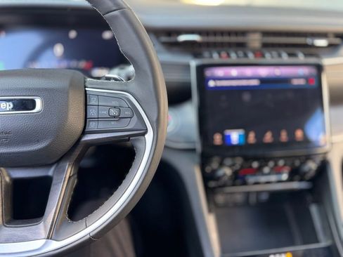 Certified 2024 Jeep Grand Cherokee L Limited w/ Luxury Tech Group II image 8