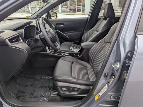 Used 2024 Toyota Corolla Cross XSE image 17