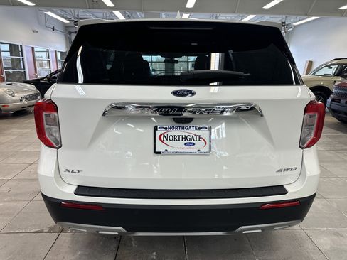 Used 2023 Ford Explorer XLT w/ Equipment Group 202A image 14