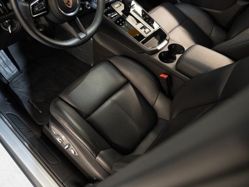Certified 2026 Porsche Macan AWD/4WD image 14
