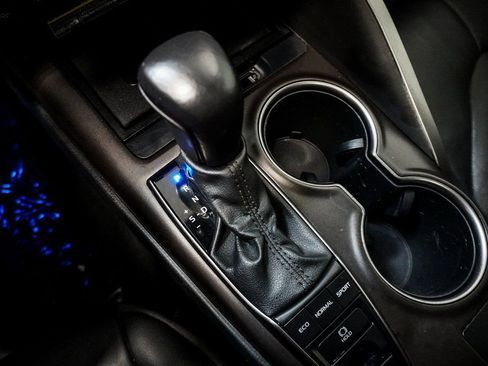 Used 2021 Toyota Camry XSE image 27