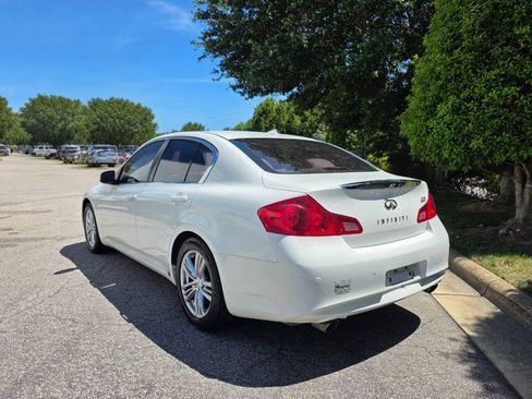 Used 2013 INFINITI G37 Journey w/ Premium Pkg RWD image 3