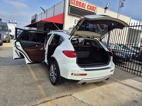 Used 2016 INFINITI QX50 2WD w/ Deluxe Touring Package image 9