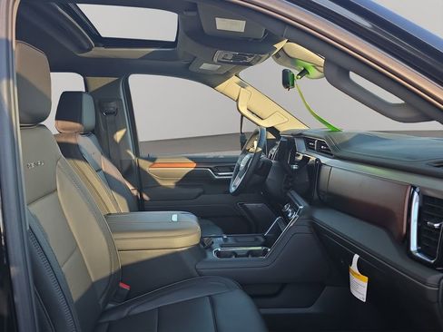 New 2025 GMC Sierra 2500 Denali w/ Denali Reserve Package image 31