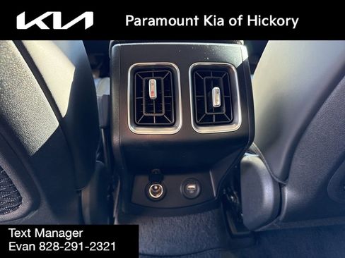 Used 2023 Kia Sorento S w/ Panoramic Sunroof Package image 17