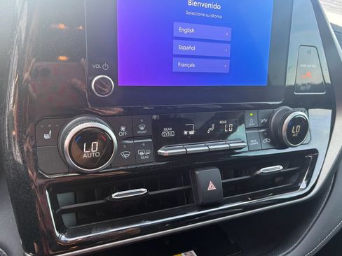 Used 2023 Toyota Highlander XLE image 17