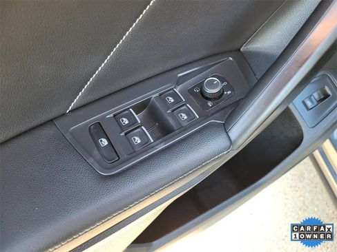 Used 2022 Volkswagen Tiguan SEL R-Line image 21