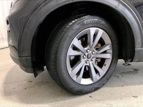 Used 2023 Ford Explorer XLT w/ Equipment Group 202A RWD image 20