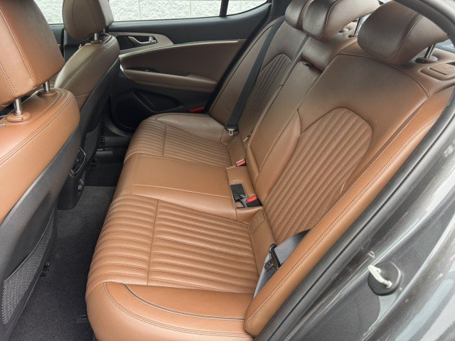 Used 2021 Genesis G70 3.3T RWD image 8