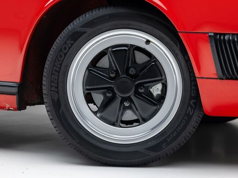 Used 1987 Porsche 911 Carrera RWD image 19