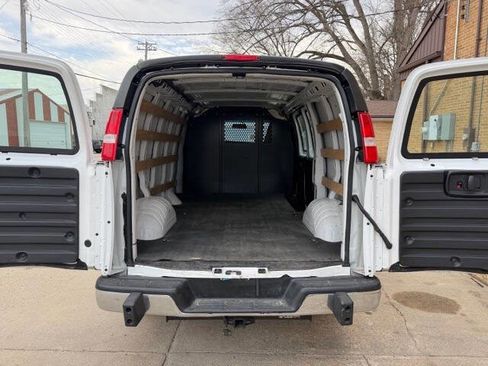 Used 2021 GMC Savana 2500 w/ Driver Convenience Package RWD image 17