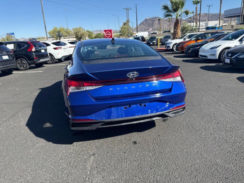 Used 2021 Hyundai Elantra SEL w/ Convenience Package FWD image 11