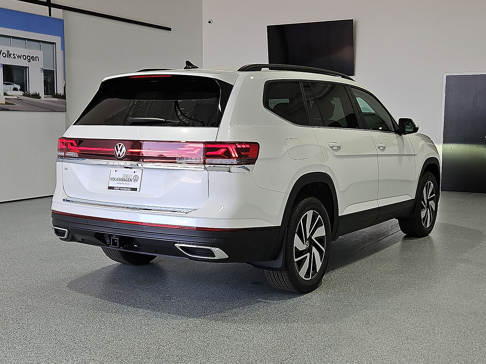 New 2026 Volkswagen Atlas SE FWD image 9