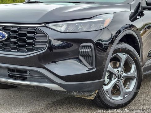 Used 2025 Ford Escape ST-Line AWD/4WD image 3