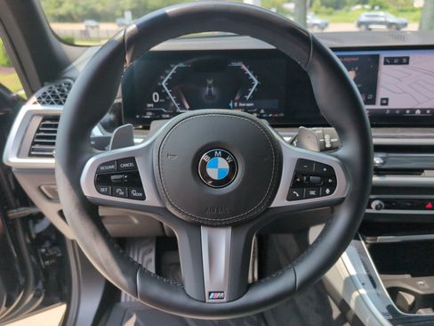 Used 2025 BMW X5 xDrive40i w/ M Sport Package AWD/4WD image 18