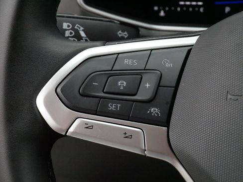 Certified 2025 Volkswagen Taos SE AWD/4WD image 26