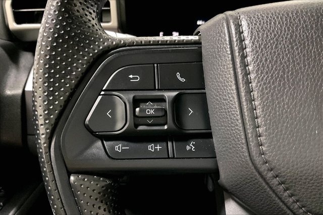 Certified 2025 Toyota Tacoma SR5 AWD/4WD image 19