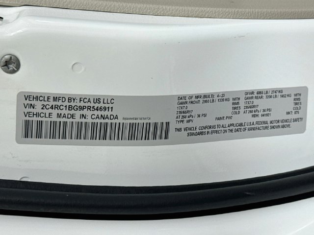 Used 2023 Chrysler Pacifica Touring-L FWD image 37