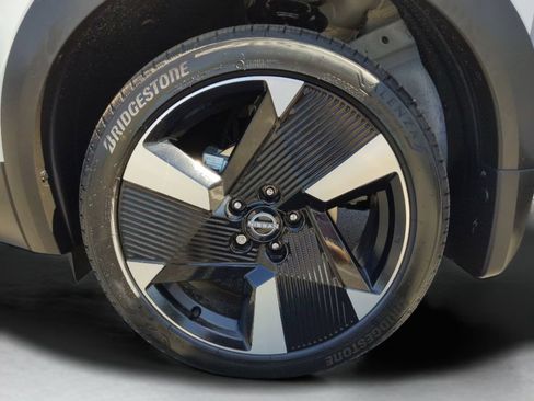 Certified 2025 Nissan Kicks SR AWD/4WD image 39