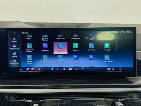 Used 2025 BMW X5 xDrive40i w/ M Sport Package image 18