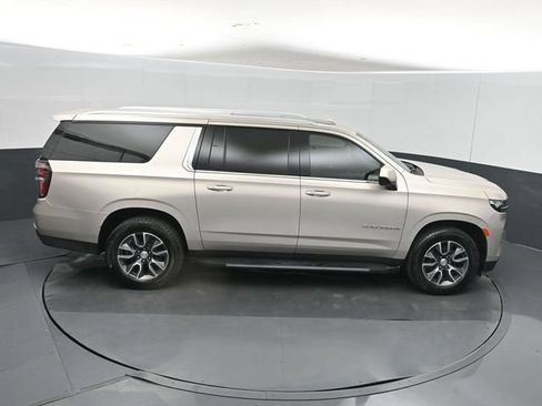 Used 2021 Chevrolet Suburban LT w/ Rear Media and Nav Package AWD/4WD image 44