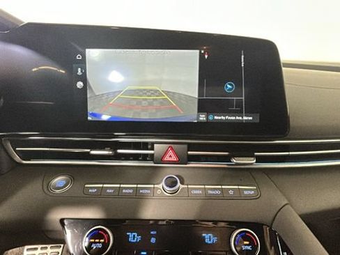 Certified 2025 Hyundai Elantra SEL FWD image 24