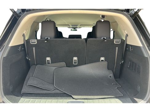 Used 2025 Nissan Pathfinder SV w/ Black Appearance Package FWD image 9