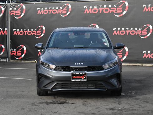 Used 2024 Kia Forte LXS image 2