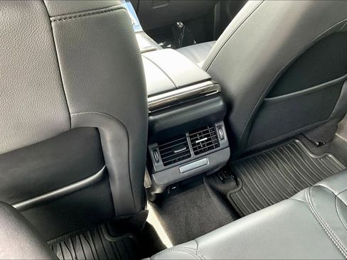 Used 2021 Land Rover Range Rover Evoque R-Dynamic SE AWD/4WD image 12
