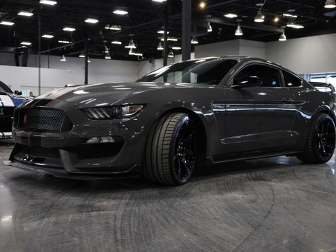 Used 2018 Ford Mustang Shelby GT350R w/ GT350R Equipment Group 920A image 3