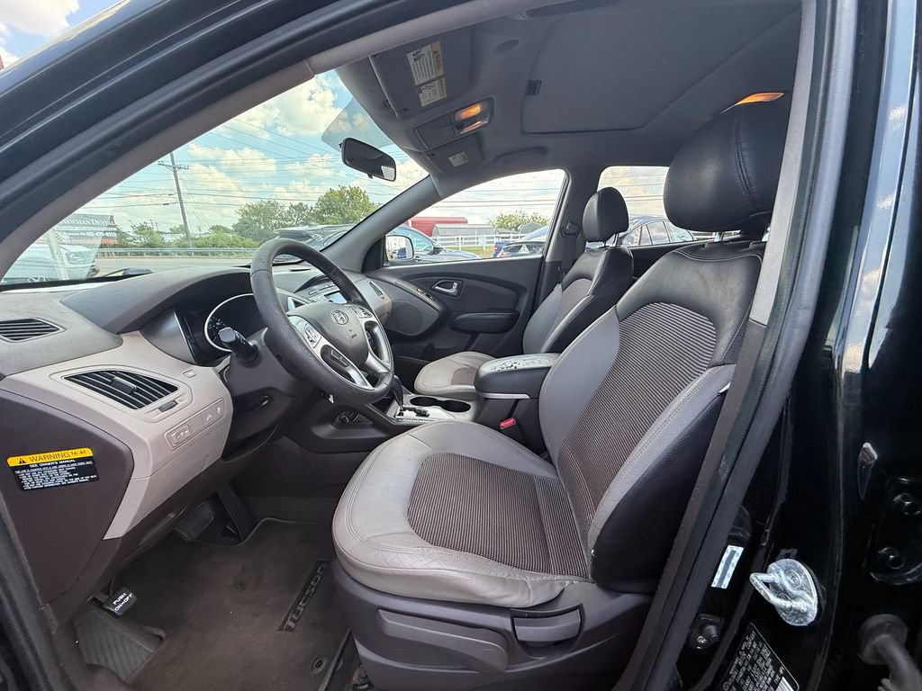 Used 2010 Hyundai Tucson GLS w/ Popular Equipment Pkg 2 FWD image 12