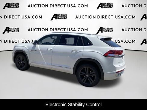 Used 2021 Volkswagen Atlas Cross Sport SE w/ Panoramic Sunroof Package FWD image 9