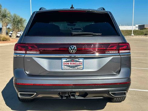 Used 2024 Volkswagen Atlas SE image 4