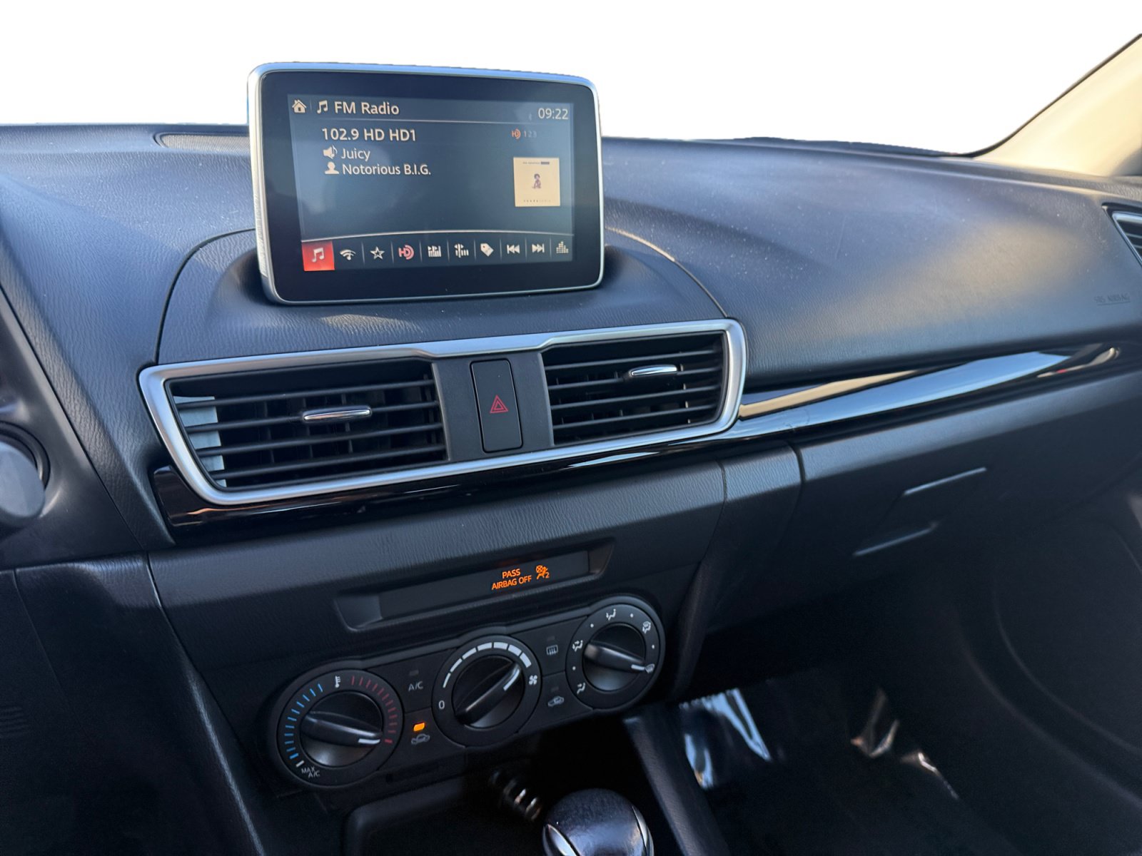 Used 2015 MAZDA MAZDA3 i Sport FWD image 12