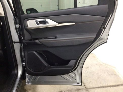 Used 2025 Ford Explorer Active w/ Active Comfort Package image 30