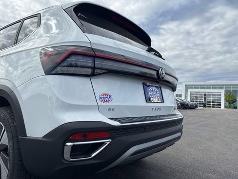New 2026 Volkswagen Taos SE AWD/4WD image 39
