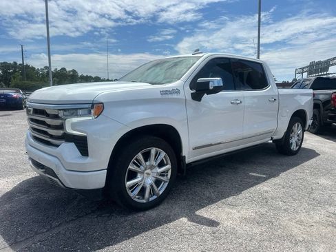 Used 2022 Chevrolet Silverado 1500 High Country w/ High Country Premium Package AWD/4WD image 7