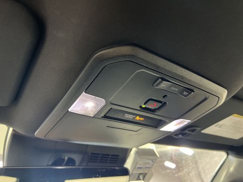 Used 2025 Toyota Tacoma TRD Off-Road image 33