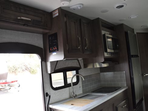 Used 2024 Ford E-450 and Econoline 450 Super Duty w/ Motorhome Prep Package image 12