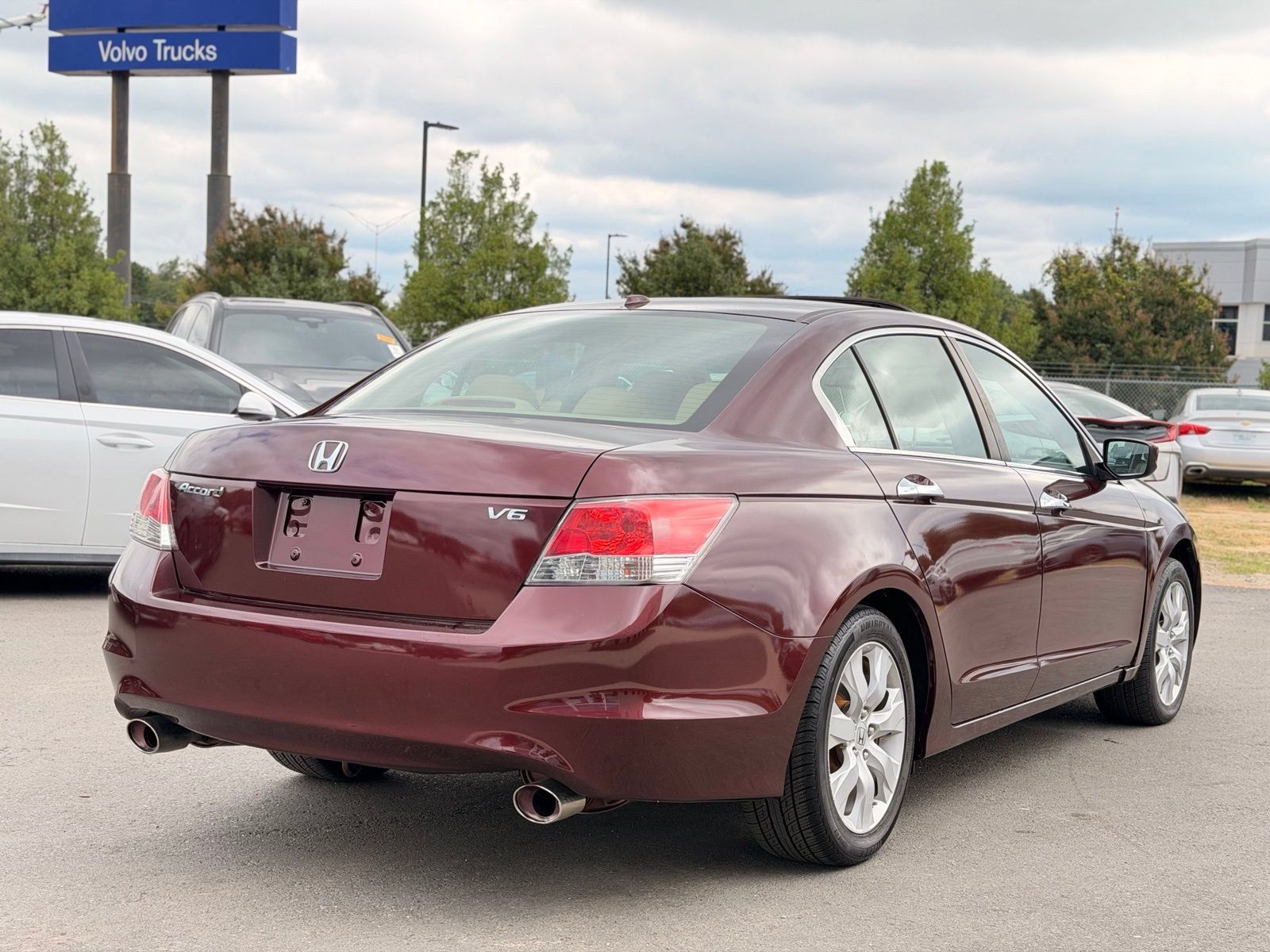 Used 2010 Honda Accord EX-L image 7