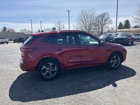 Certified 2023 Ford Escape ST-Line w/ Tech Pack #1 AWD/4WD image 4