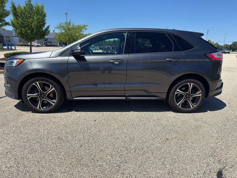Used 2020 Ford Edge ST w/ Equipment Group 401A AWD/4WD image 2