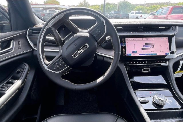 New 2026 Jeep Grand Cherokee Limited AWD/4WD image 16