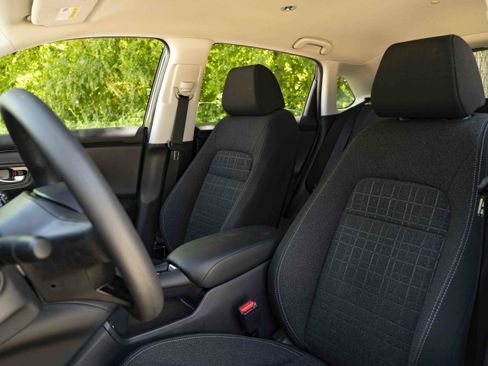 Certified 2025 Honda HR-V LX image 17