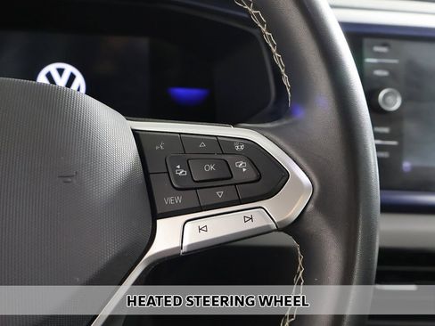 Used 2023 Volkswagen Taos SE w/ Panoramic Sunroof Package image 8