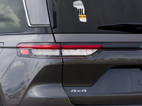 New 2025 Jeep Grand Cherokee Laredo X w/ Luxury Tech Group I image 9