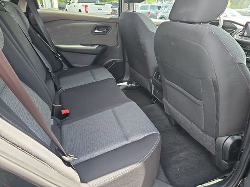 Used 2023 Nissan Rogue SV FWD image 15