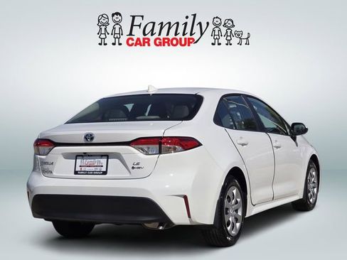 Used 2025 Toyota Corolla LE image 4
